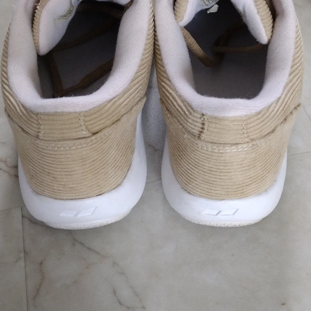Ryka corduroy sneakers. - Picture 3 of 8